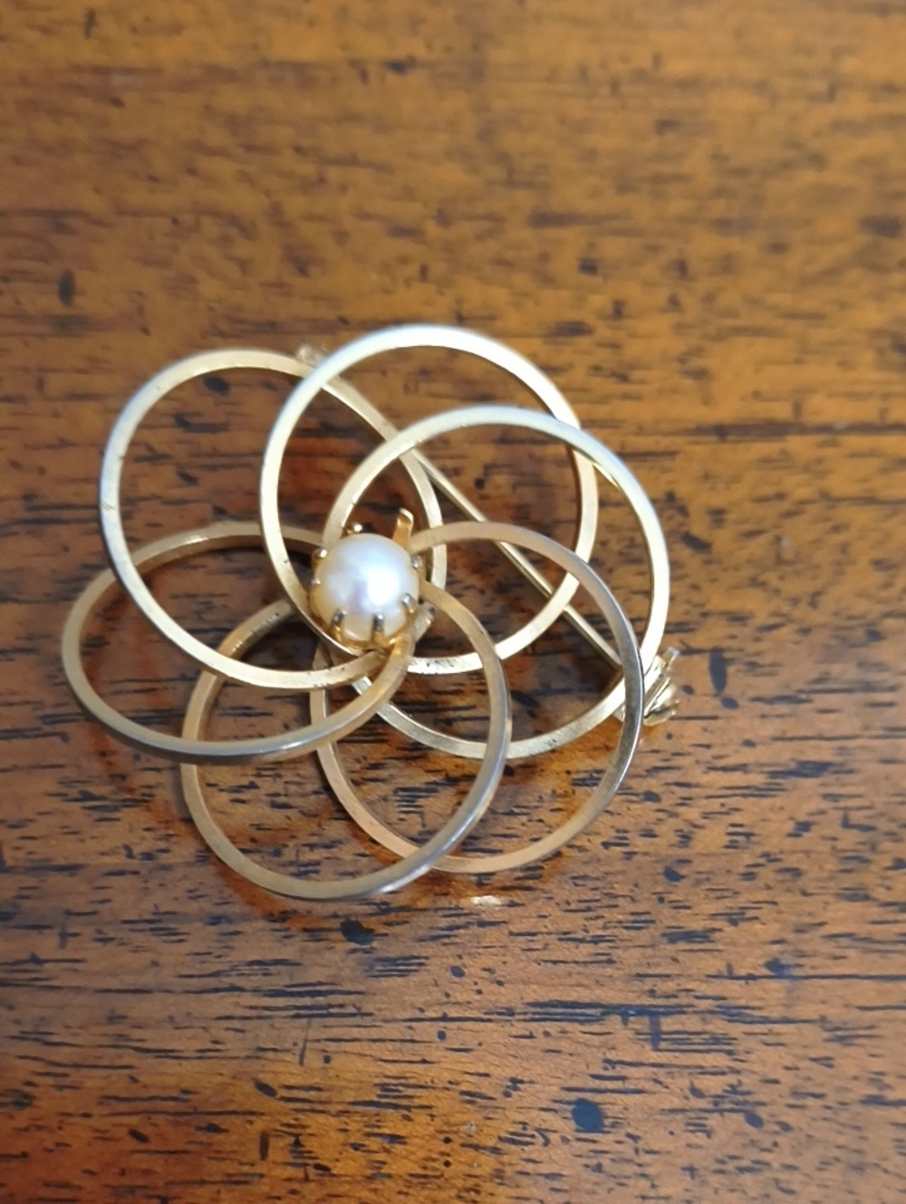 Vintage Gold ToneFloral Pearl Brooch - Elegant Women’s Jewelry